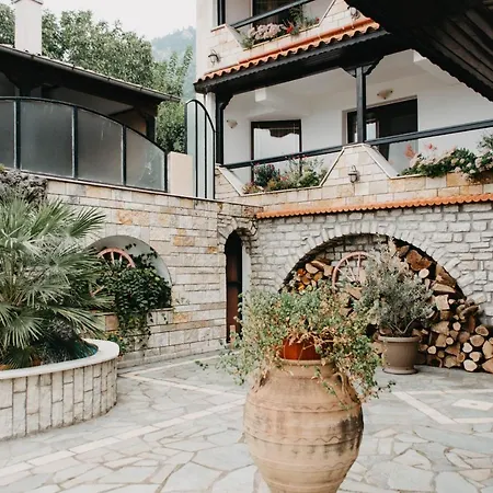 Obrava Semi Double With Balcony Overlooking The Inner Courtyard شقة