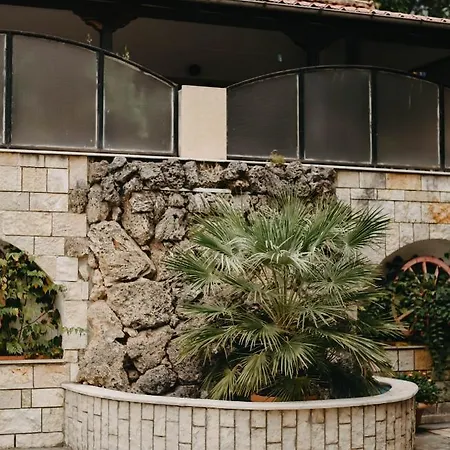 Obrava Semi Double With Balcony Overlooking The Inner Courtyard شقة Eláti