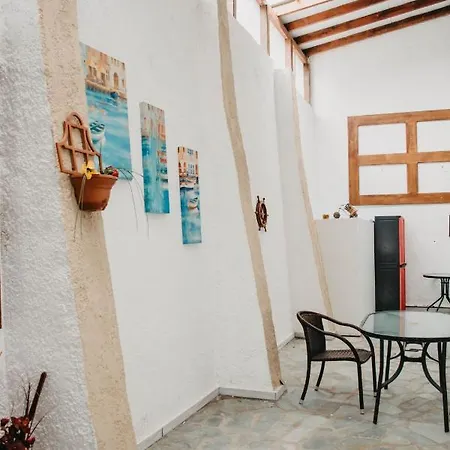 Obrava Semi Double With Balcony Overlooking The Inner Courtyard شقة Eláti